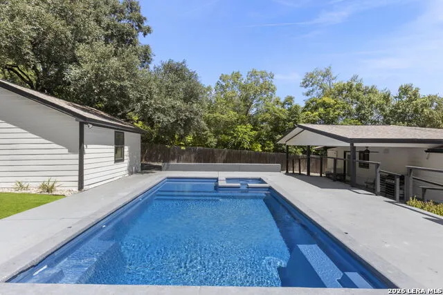 504 S Vandiver Terrell Hills, TX 78209