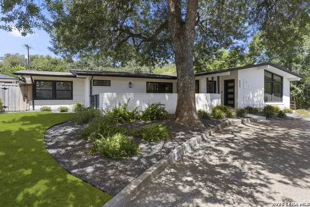 504 S Vandiver Terrell Hills, TX 78209