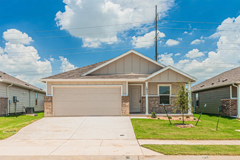 1932 Ventasso Boulevard Providence Village, TX 76227