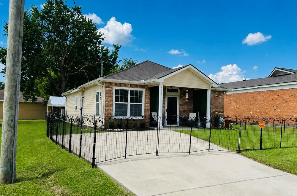6509 Carver Avenue Texas City, TX 77591