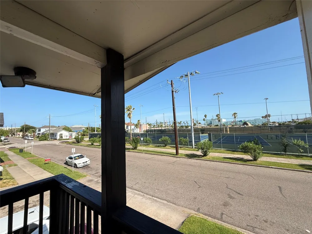 2716 Avenue Q #5 Galveston, TX 77550