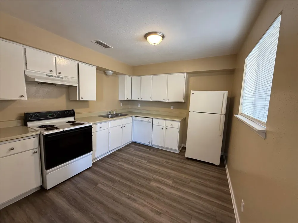2716 Avenue Q #5 Galveston, TX 77550
