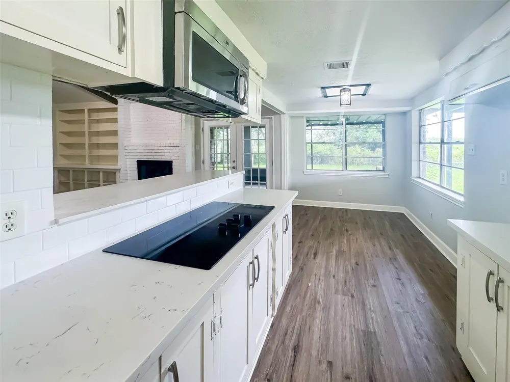 912 Robinson Road La Porte, TX 77571