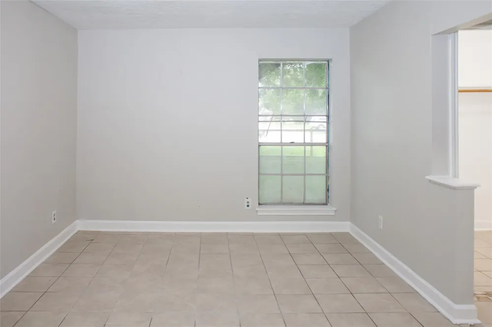912 Robinson Road La Porte, TX 77571