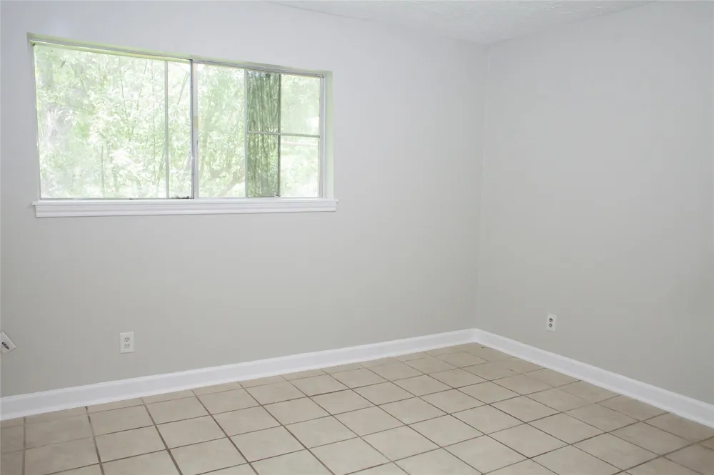 912 Robinson Road La Porte, TX 77571