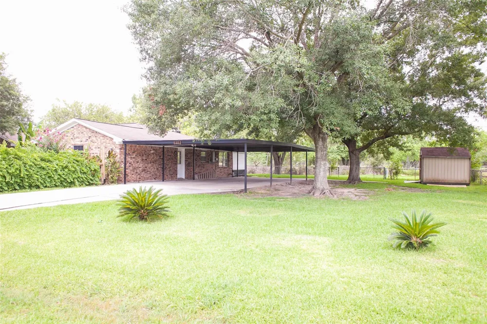 912 Robinson Road La Porte, TX 77571