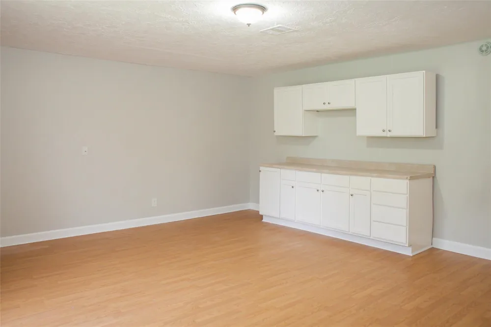 912 Robinson Road La Porte, TX 77571