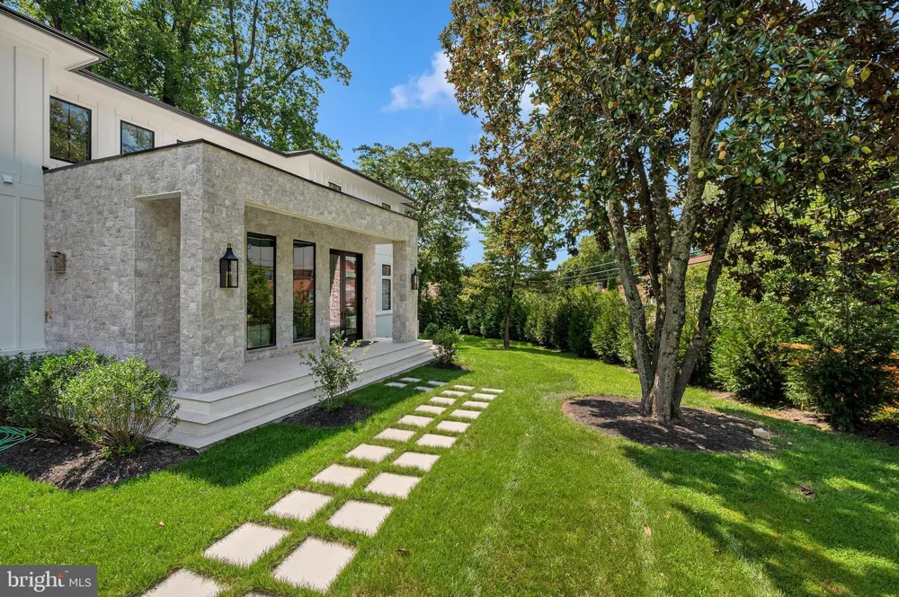 6116 EASTVIEW STREET Bethesda, MD 20817