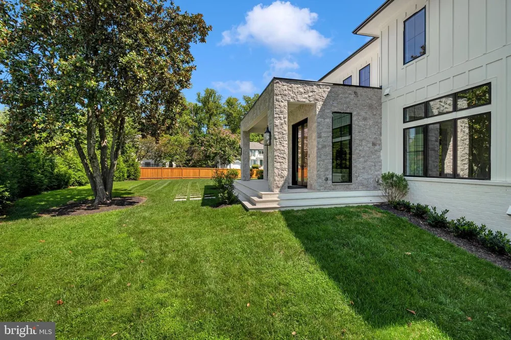 6116 EASTVIEW STREET Bethesda, MD 20817