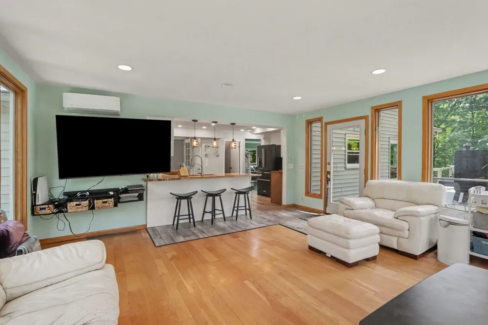 10592 W M AVENUE Kalamazoo, MI 49009