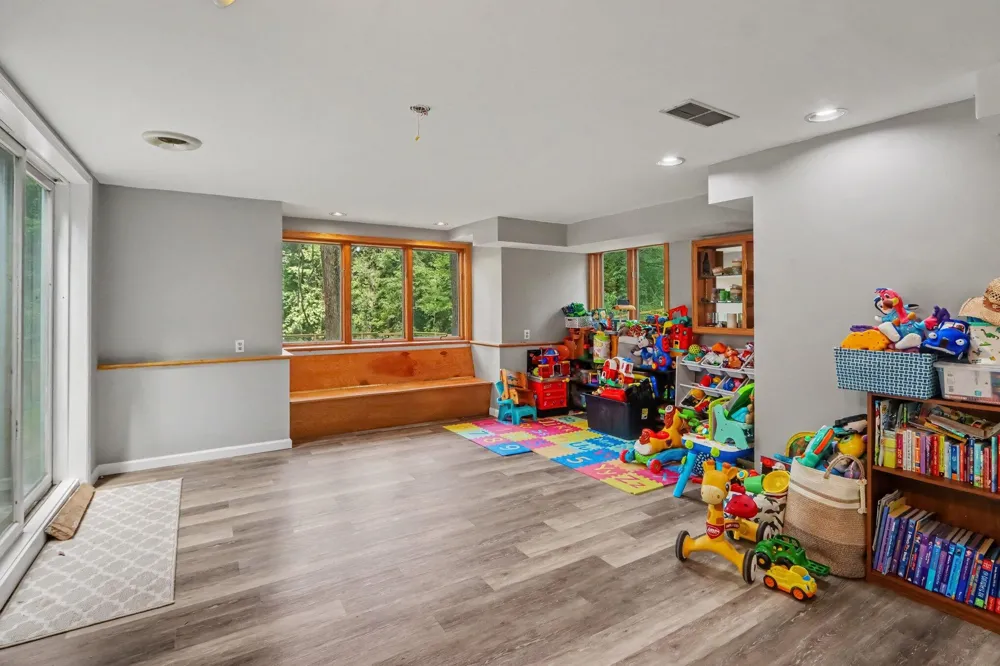 10592 W M AVENUE Kalamazoo, MI 49009