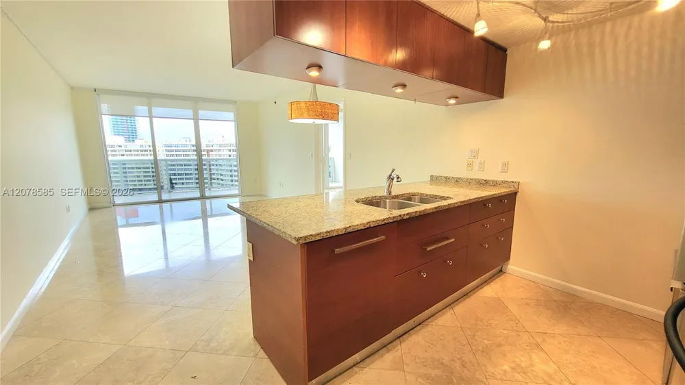 1850 S Ocean Dr #909 Hallandale Beach, FL 33009