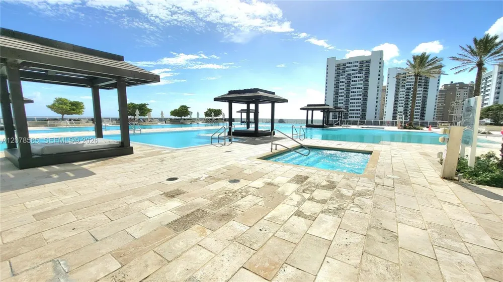 1850 S Ocean Dr #909 Hallandale Beach, FL 33009
