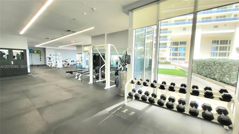 1850 S Ocean Dr #909 Hallandale Beach, FL 33009