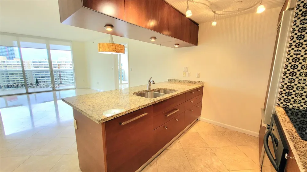 1850 S Ocean Dr #909 Hallandale Beach, FL 33009