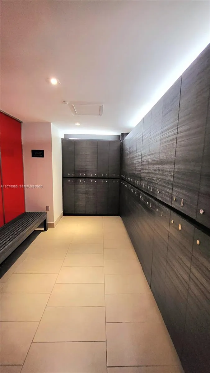 1850 S Ocean Dr #909 Hallandale Beach, FL 33009