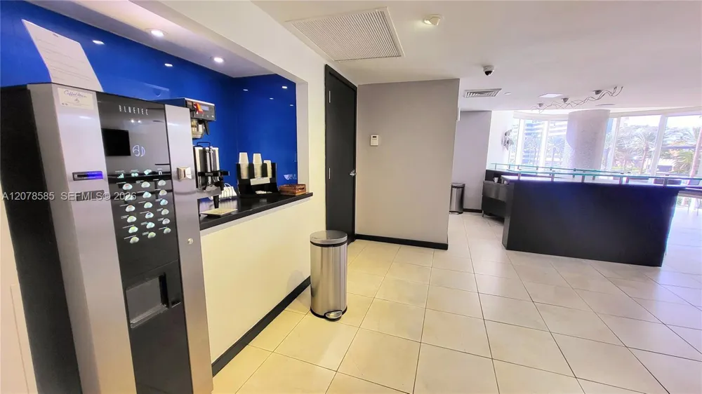 1850 S Ocean Dr #909 Hallandale Beach, FL 33009