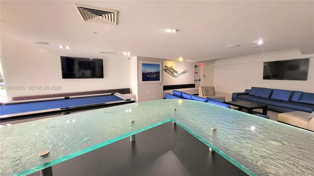 1850 S Ocean Dr #909 Hallandale Beach, FL 33009