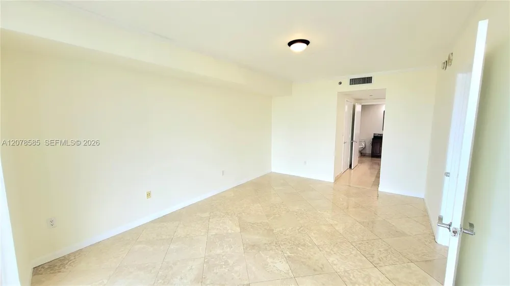 1850 S Ocean Dr #909 Hallandale Beach, FL 33009
