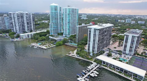 1925 Brickell Ave #1501D