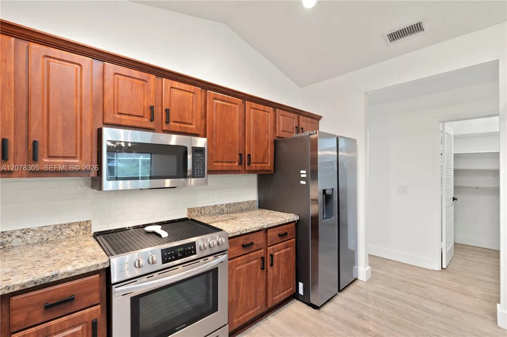 3290 SW Island Way Palm City, FL 34990