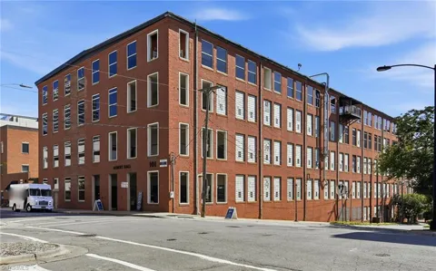 101 Chestnut Street #4