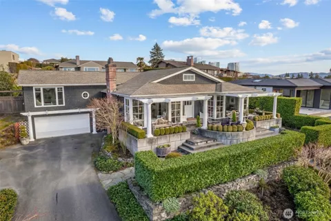 9400 Vineyard Crest