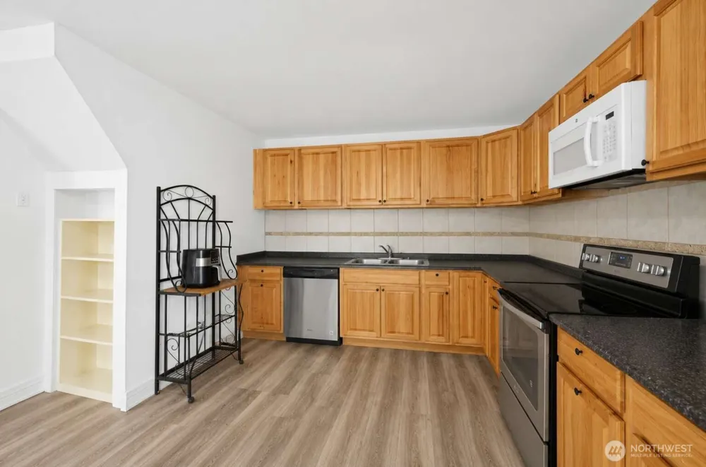1025 Arnold Avenue Hoquiam, WA 98550