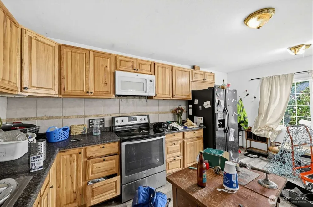 1025 Arnold Avenue Hoquiam, WA 98550