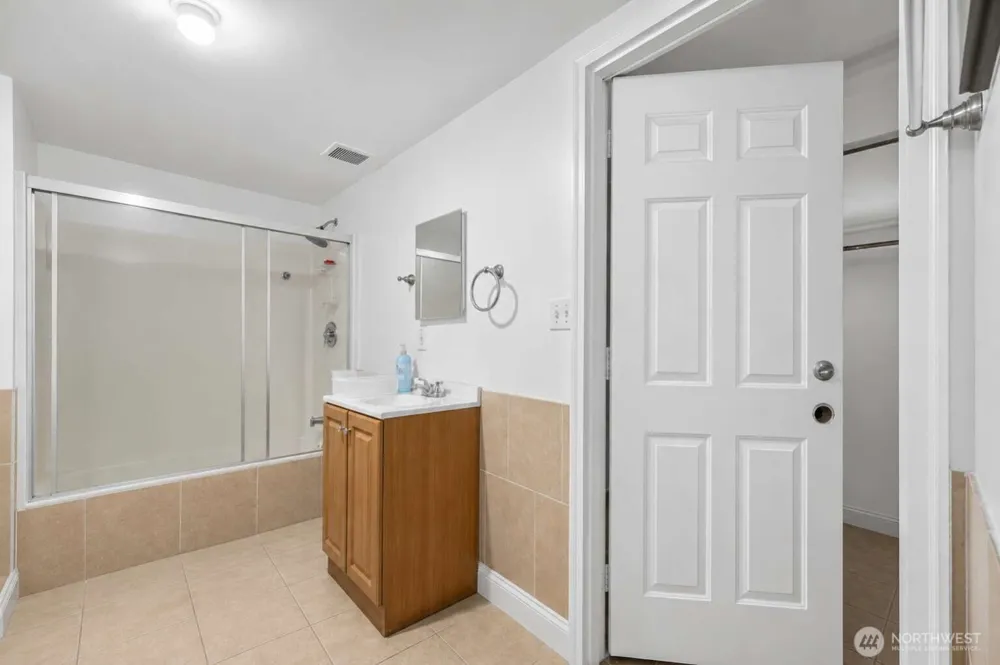 1025 Arnold Avenue Hoquiam, WA 98550