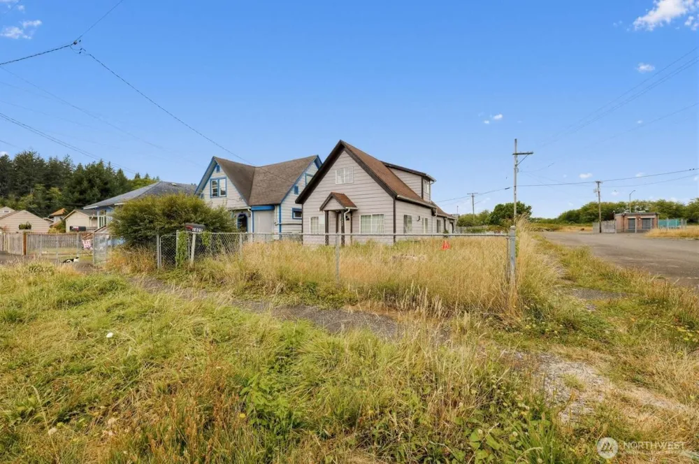1025 Arnold Avenue Hoquiam, WA 98550