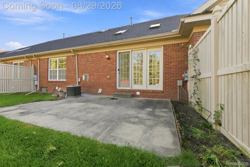 20660 Bishop Drive Brownstown Charter Township, MI 48183