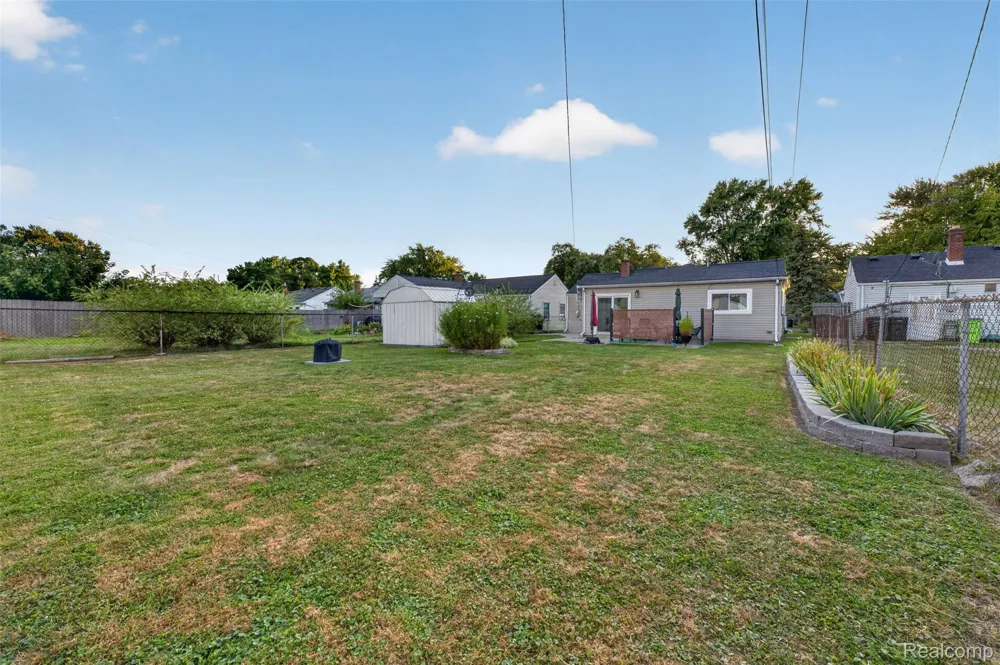 26596 Kathy Street Roseville City, MI 48066