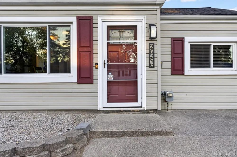 26596 Kathy Street Roseville City, MI 48066