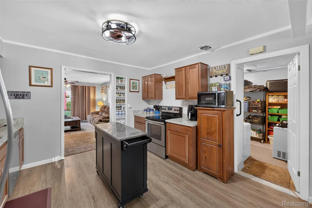 26596 Kathy Street Roseville City, MI 48066