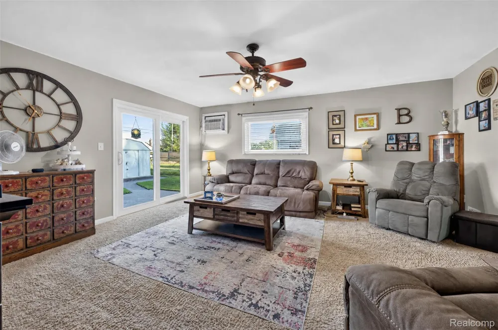 26596 Kathy Street Roseville City, MI 48066