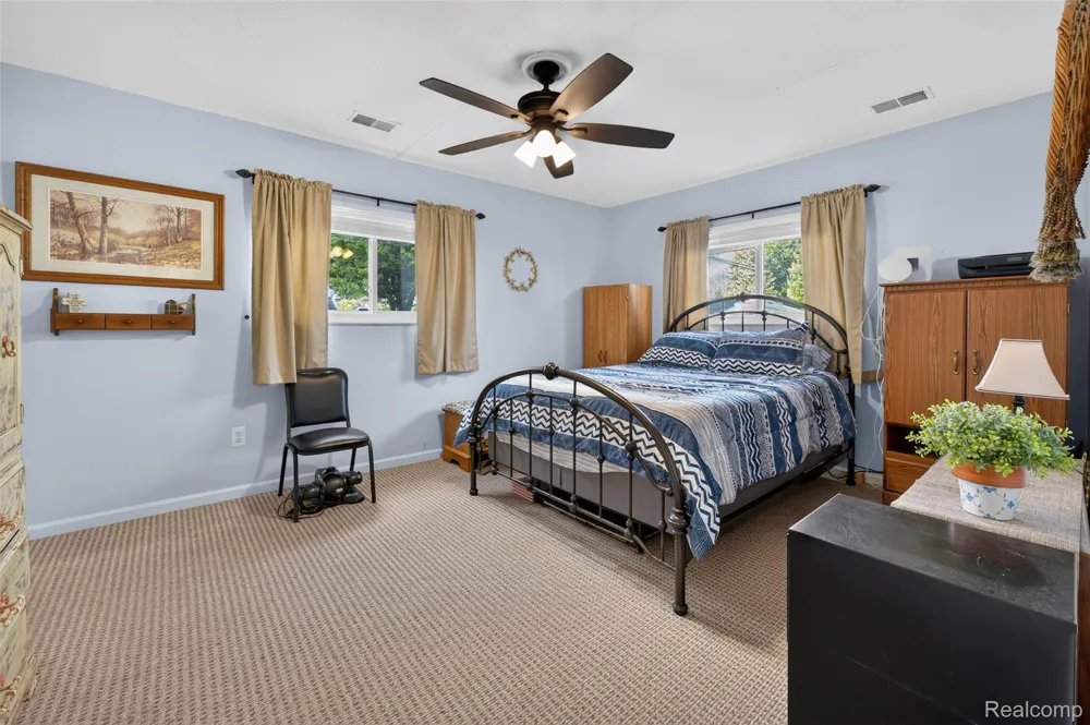 26596 Kathy Street Roseville City, MI 48066
