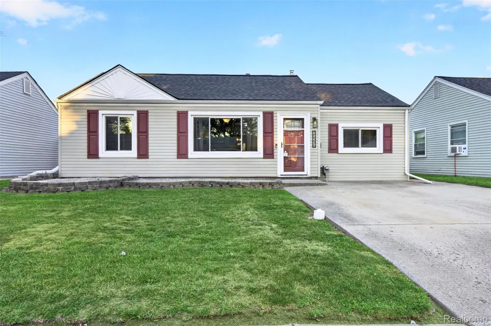 26596 Kathy Street Roseville City, MI 48066