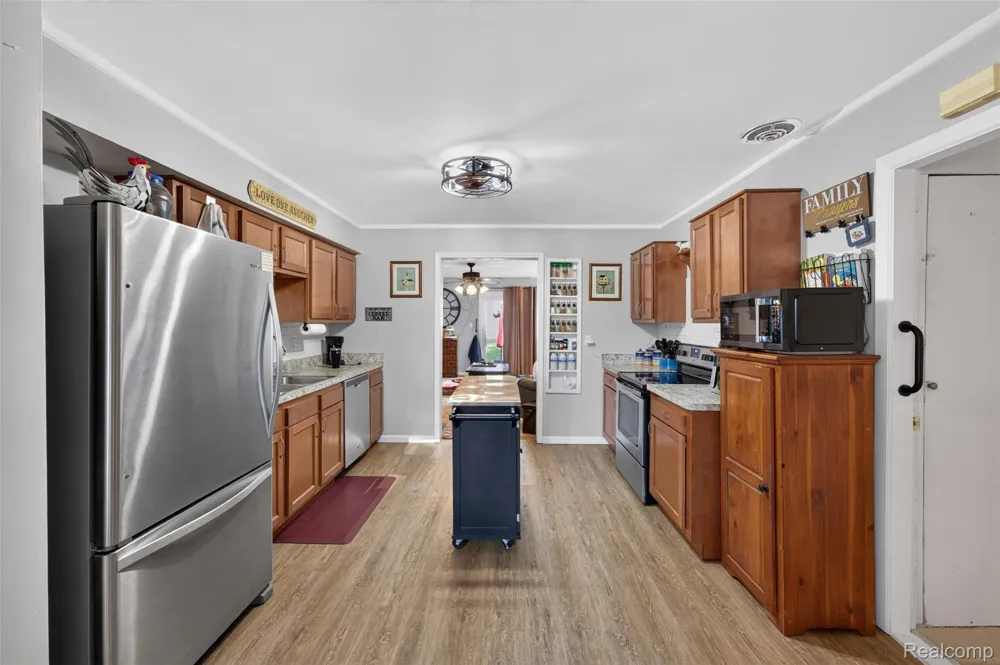 26596 Kathy Street Roseville City, MI 48066