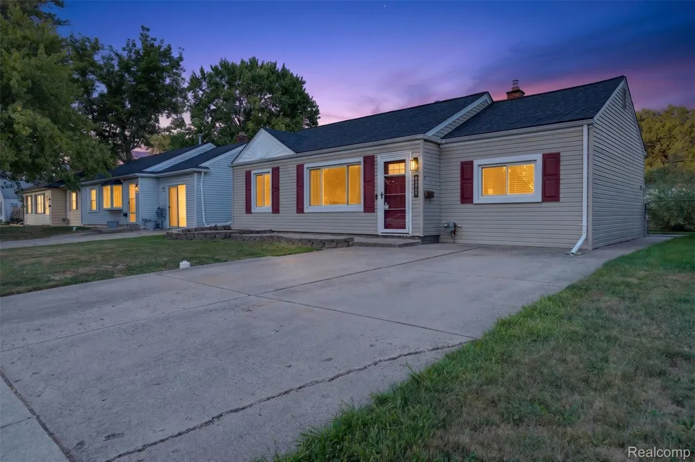 26596 Kathy Street Roseville City, MI 48066