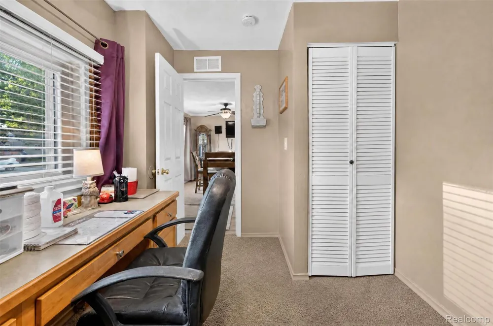 26596 Kathy Street Roseville City, MI 48066