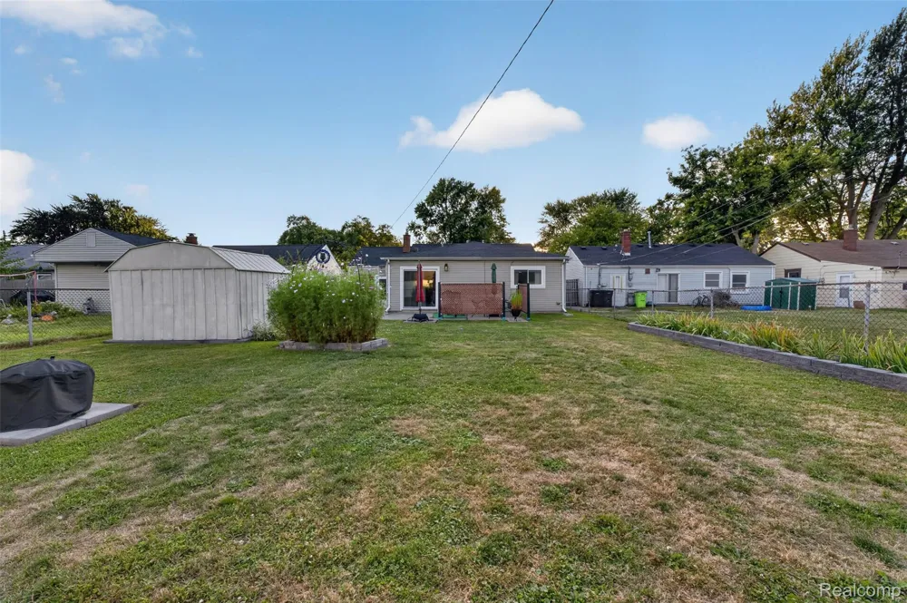 26596 Kathy Street Roseville City, MI 48066