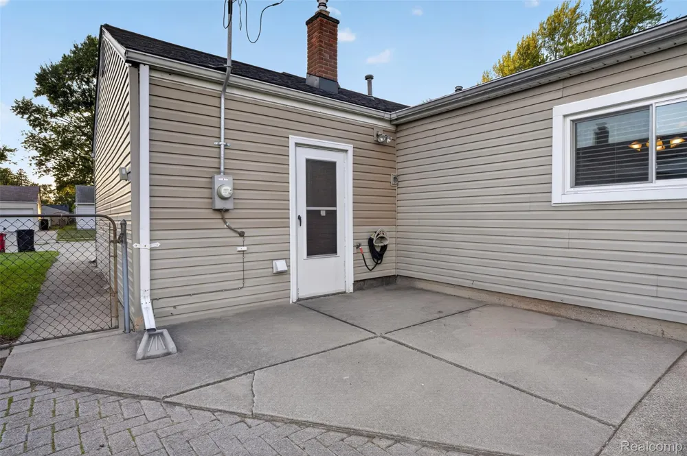 26596 Kathy Street Roseville City, MI 48066