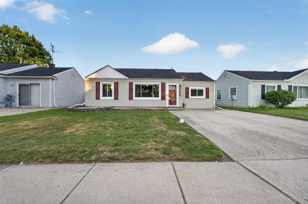 26596 Kathy Street Roseville City, MI 48066