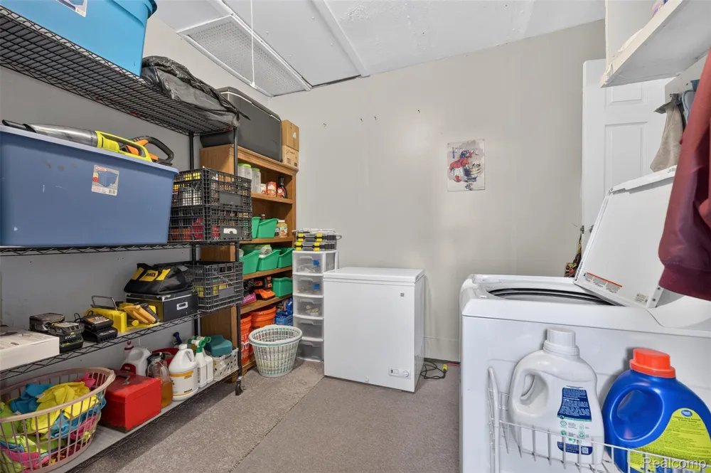 26596 Kathy Street Roseville City, MI 48066