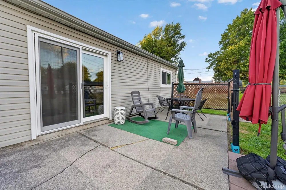26596 Kathy Street Roseville City, MI 48066
