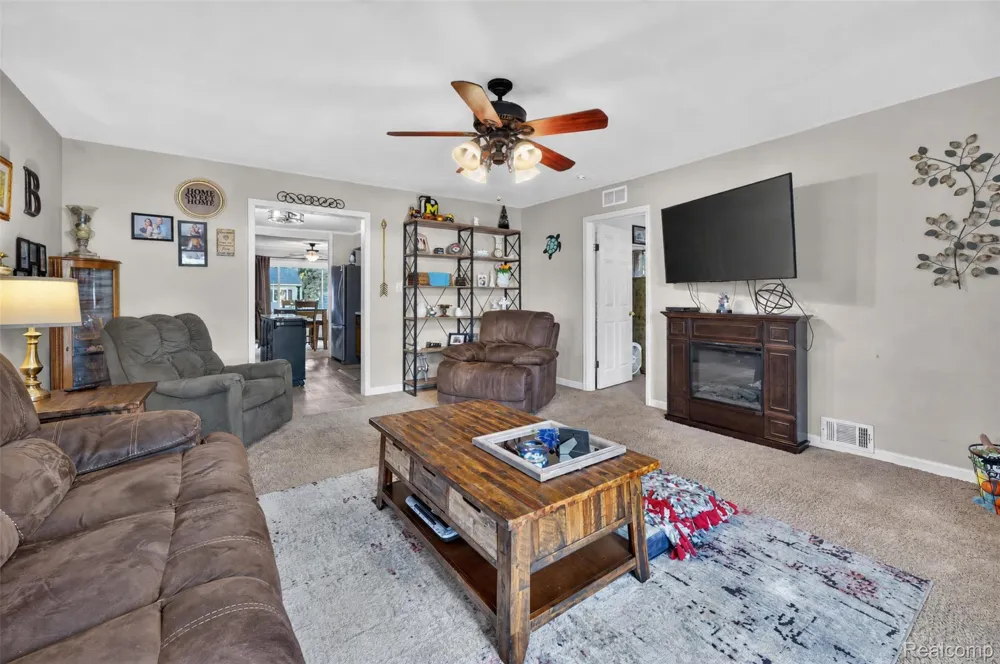26596 Kathy Street Roseville City, MI 48066