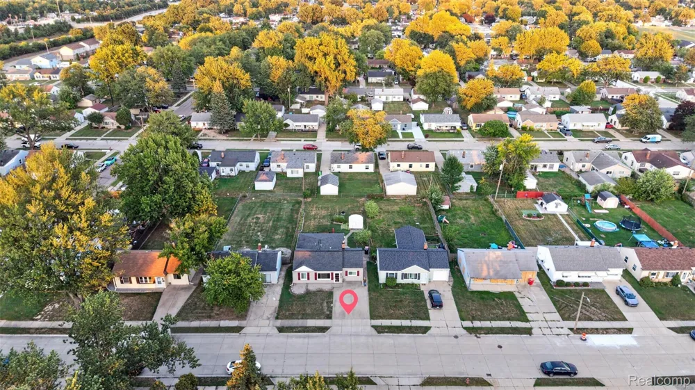 26596 Kathy Street Roseville City, MI 48066