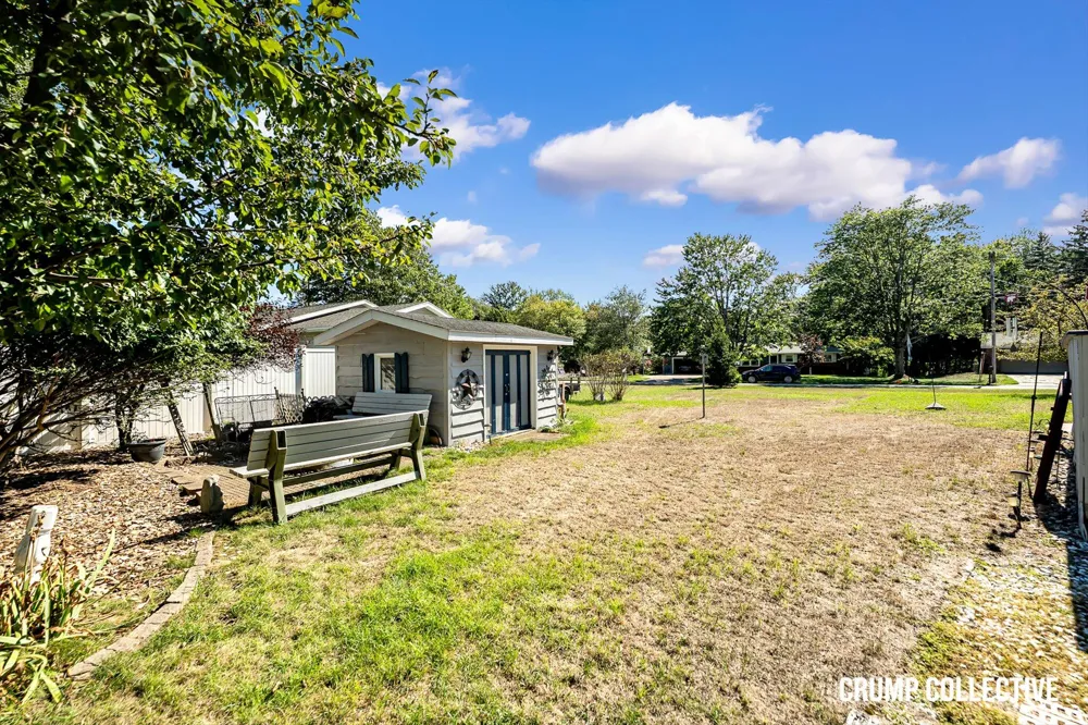 5010 Dorset Lane Norton Shores City, MI 49441