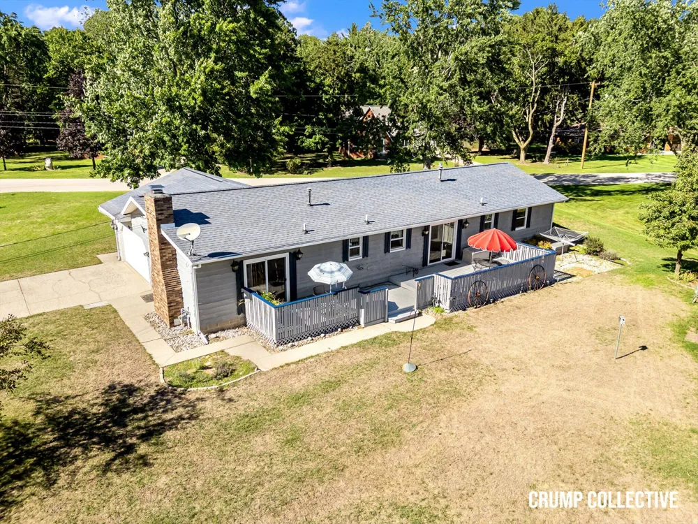 5010 Dorset Lane Norton Shores City, MI 49441